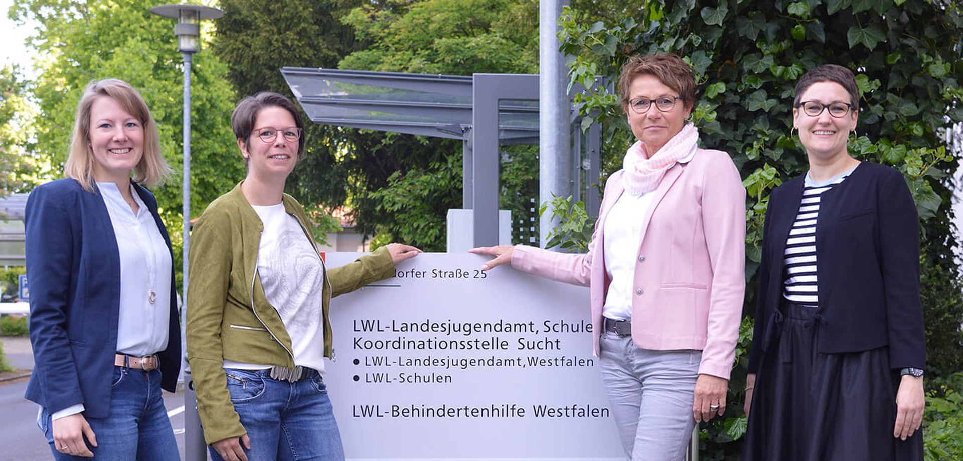 Team der LWL-Servicestelle Gelingendes Aufwachsen Team der LWL-Servicestelle Gelingendes Aufwachsen